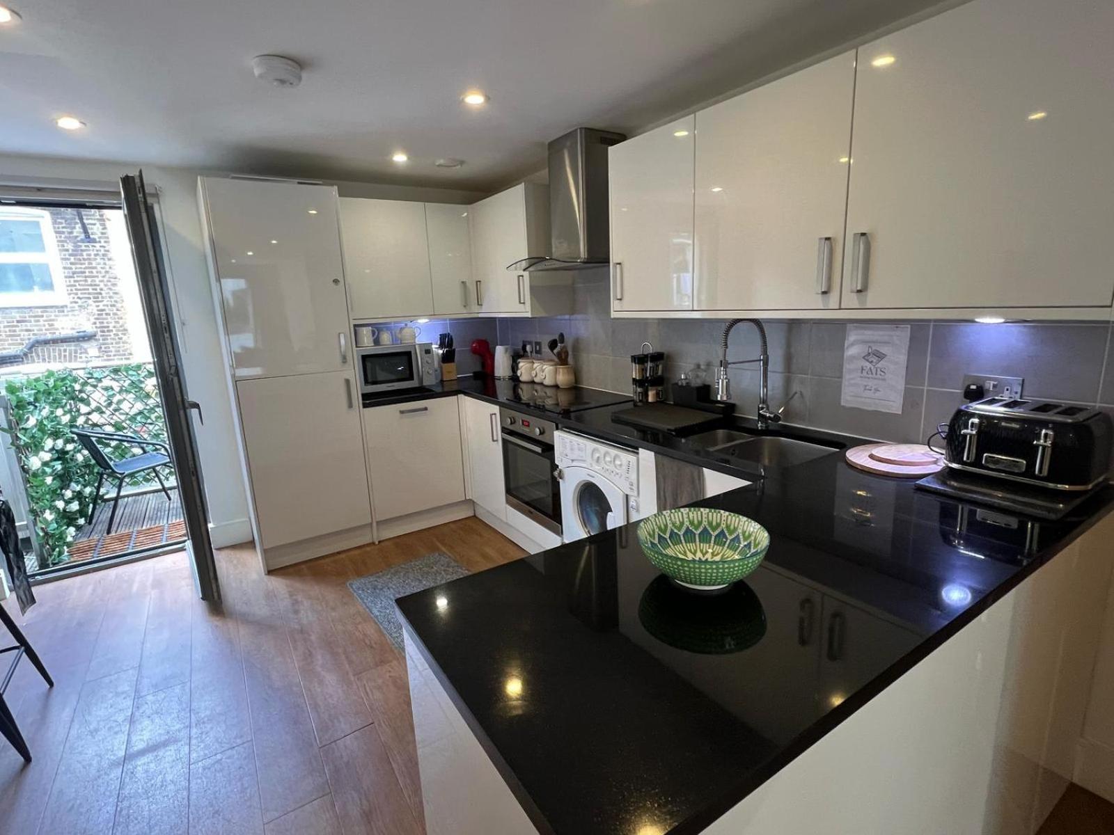 Bright And Modern 3 Bed Apartment Hyde Park Central ロンドン エクステリア 写真